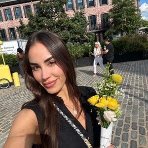 Meet your Posher, Ambar